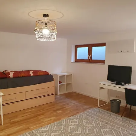 Apartment 80m2 Garten-duplexwohnung In Altperlach *